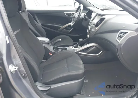 2017 Hyundai Veloster Value Edition z USA, uszkodzony, nr VIN KMHTC6AD3HU321958